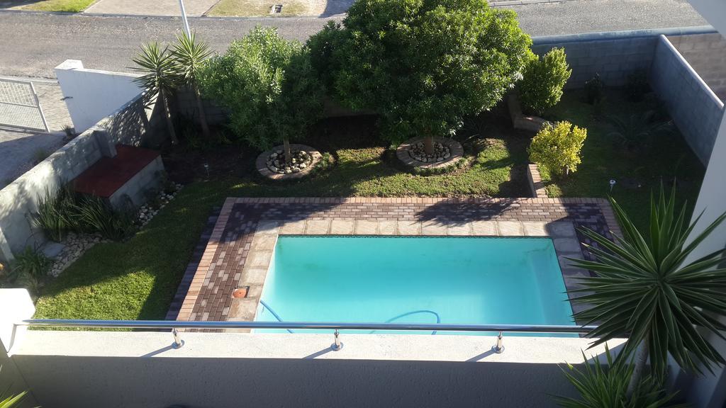 Alabaster Box Guesthouse Langebaan Chambre photo